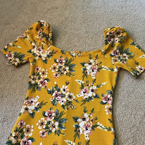 SHEIN Dress - Picture 2 of 5